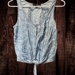 🩵 3 for $18 Derek Heart Blue Patterned Tie-Front Crop Top